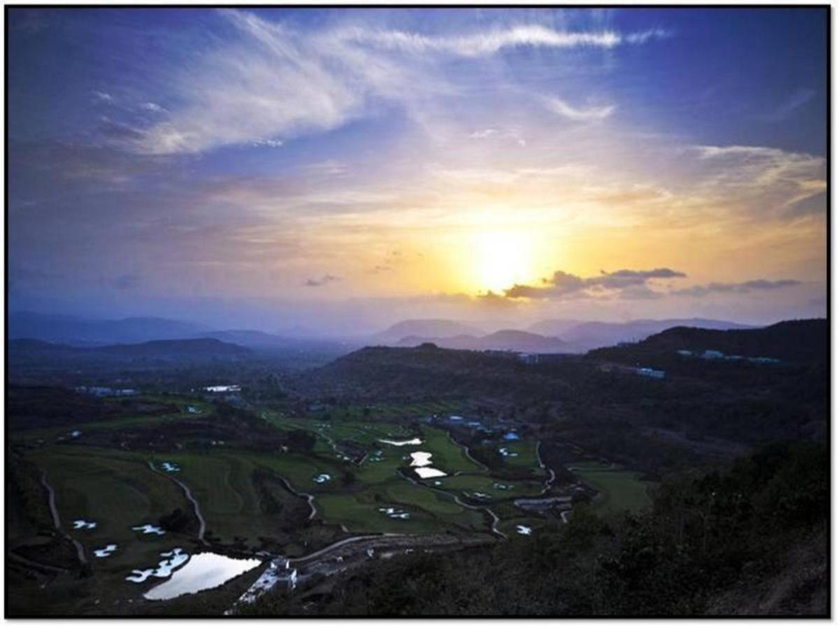 Oxford Golf Resort Pirangut Buitenkant foto