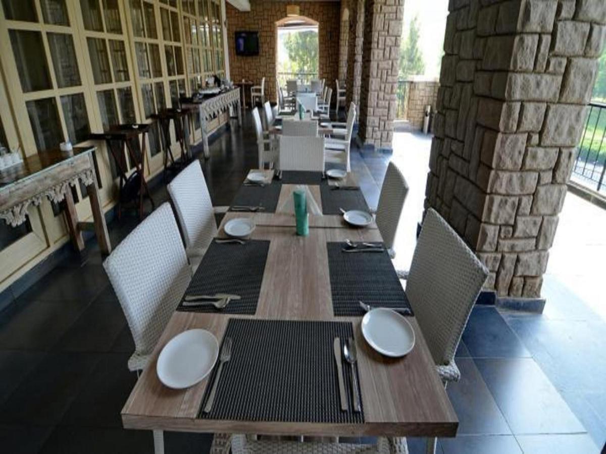 Oxford Golf Resort Pirangut Buitenkant foto