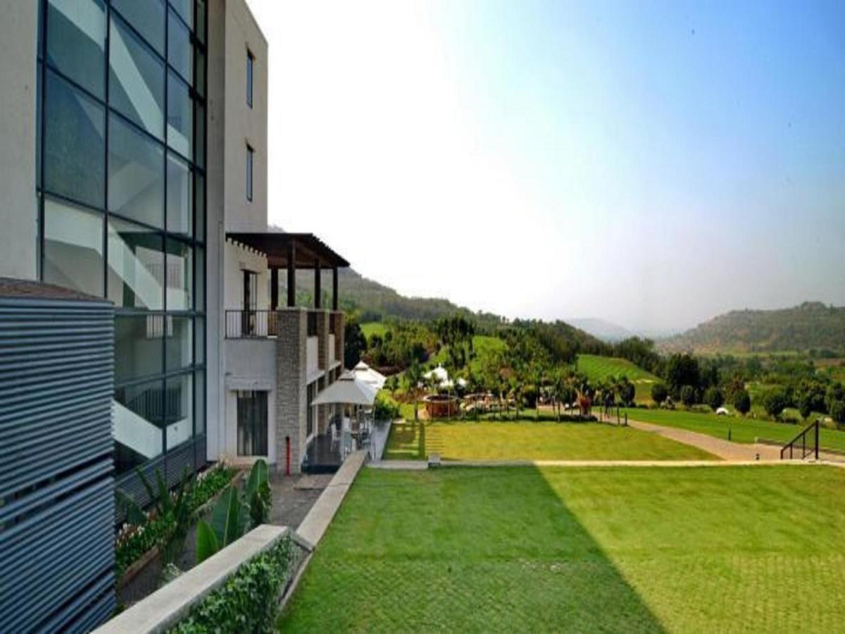 Oxford Golf Resort Pirangut Buitenkant foto