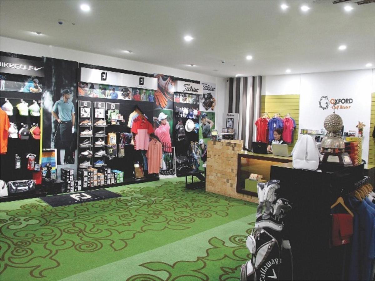 Oxford Golf Resort Pirangut Buitenkant foto