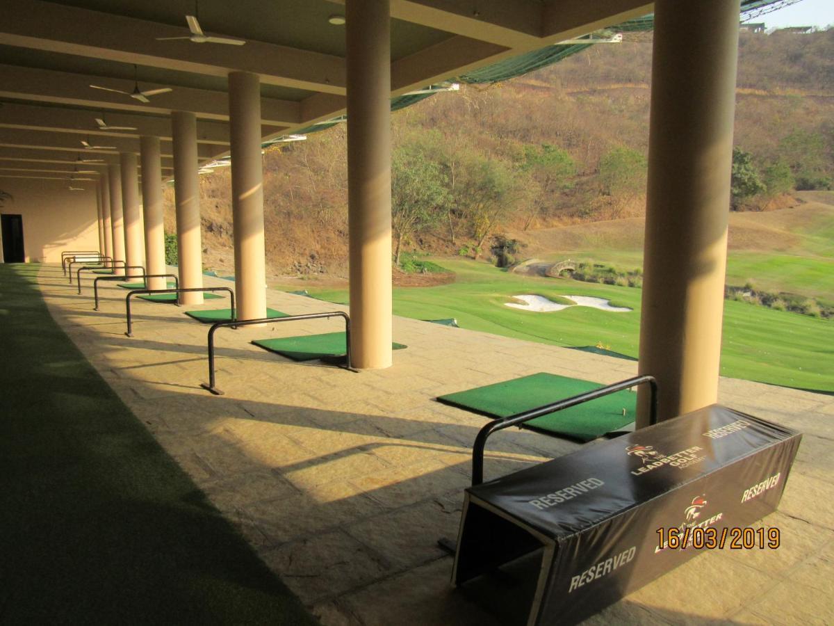 Oxford Golf Resort Pirangut Buitenkant foto