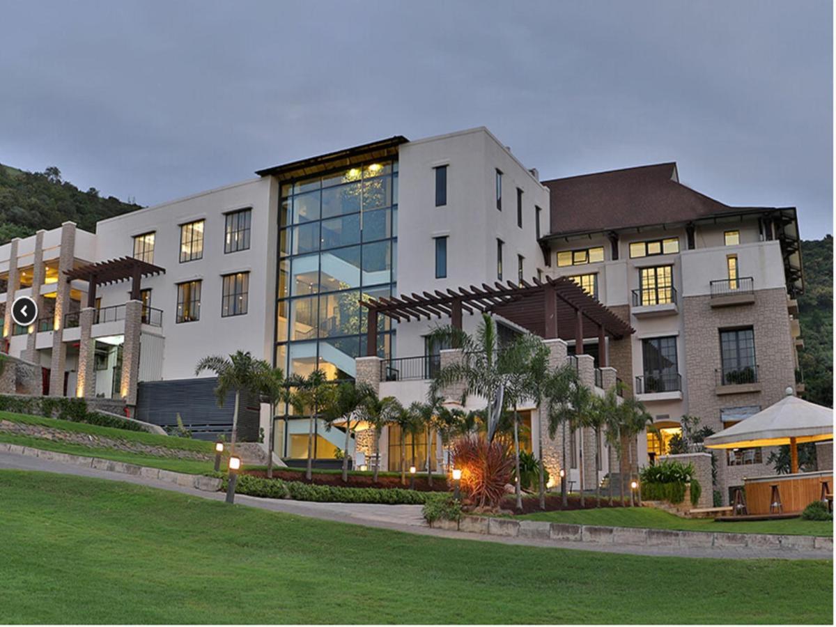 Oxford Golf Resort Pirangut Buitenkant foto