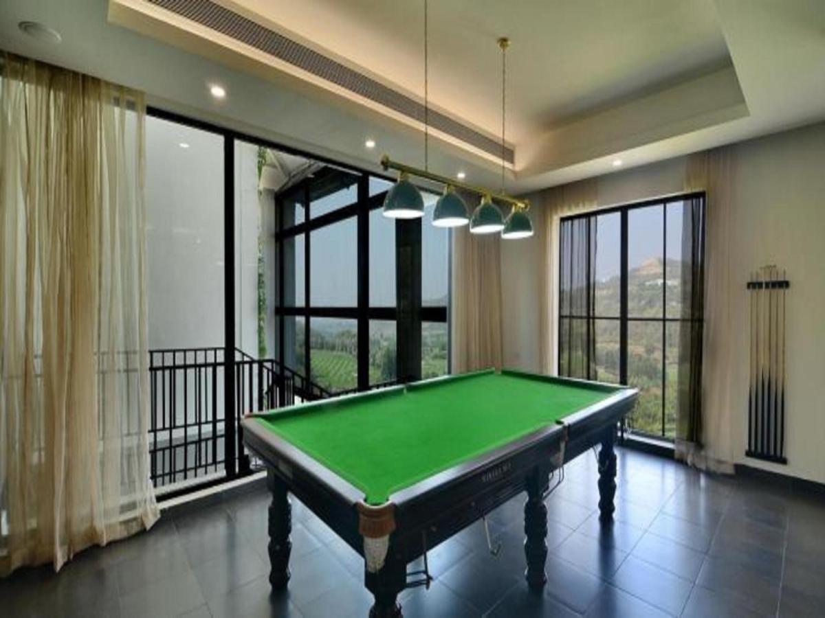 Oxford Golf Resort Pirangut Buitenkant foto