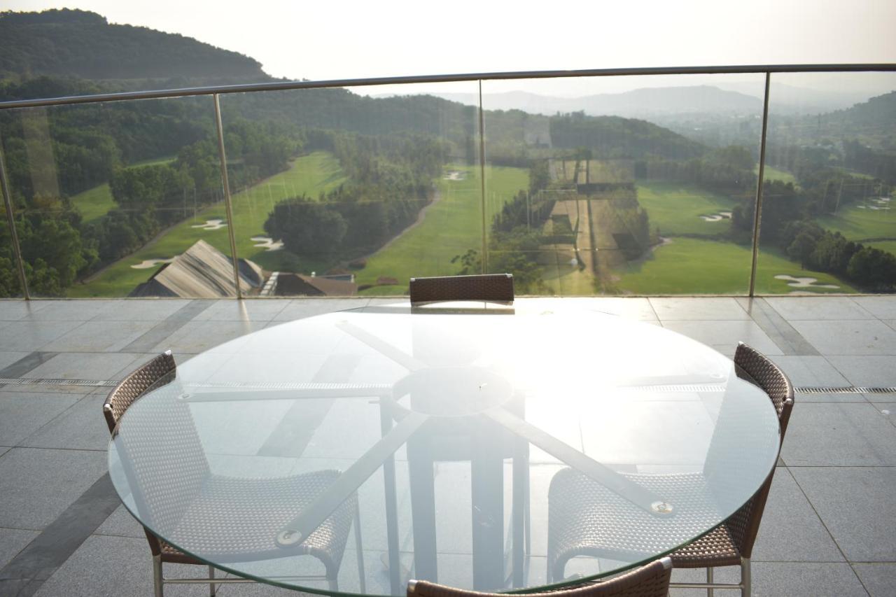 Oxford Golf Resort Pirangut Buitenkant foto