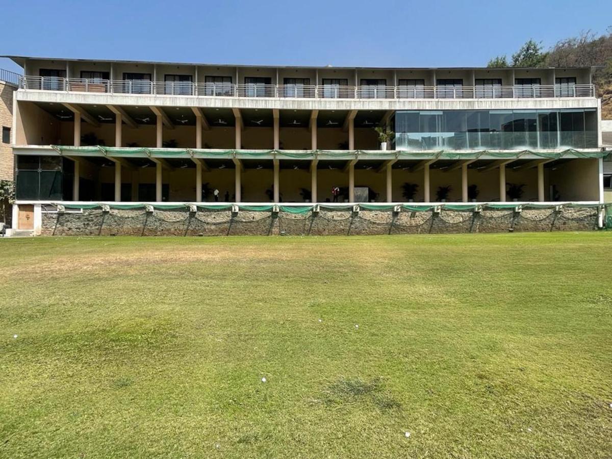 Oxford Golf Resort Pirangut Buitenkant foto